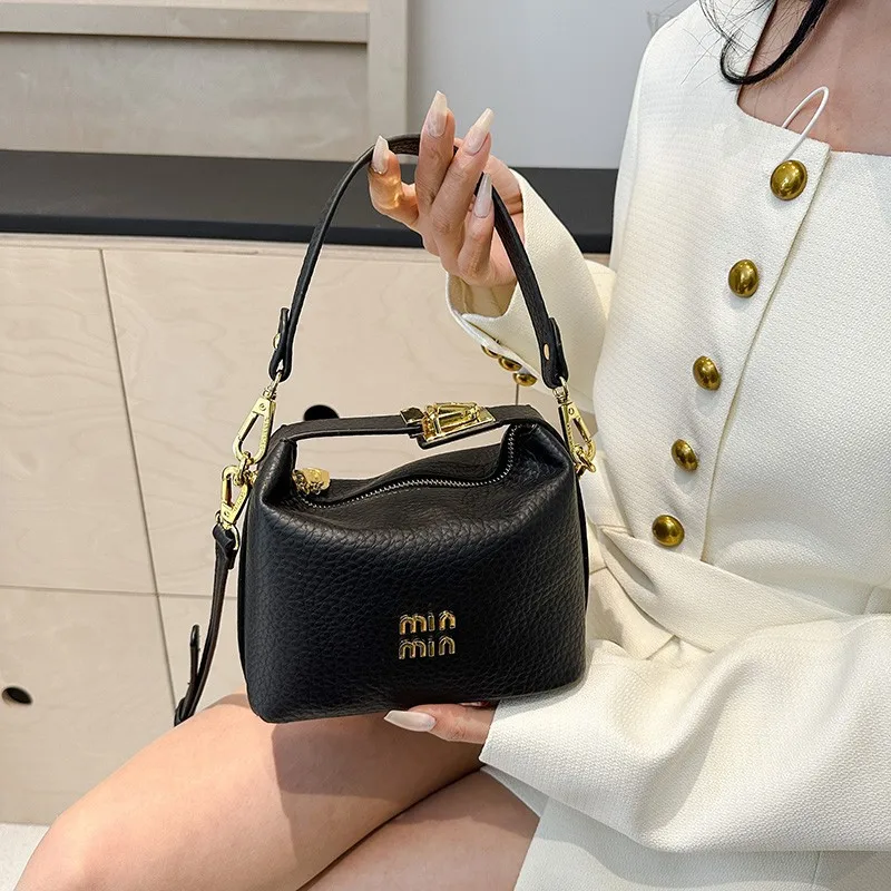 Luxury Lifestyle Handbags - กระเป๋าสะพายไหล่หนังแฟชั่นสุดหรูสำหรับผู้หญิง ดีไซน์หรูหรา เหมาะสำหรับไลฟ์สไตล์คนเมือง