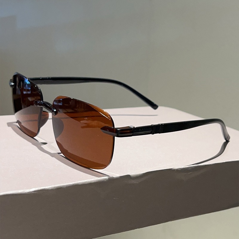 แว่นกันแดดแฟชั่นนักบิน ผู้ชาย  - Luxury Lifestyle Men บทวิจารณ์และราคา