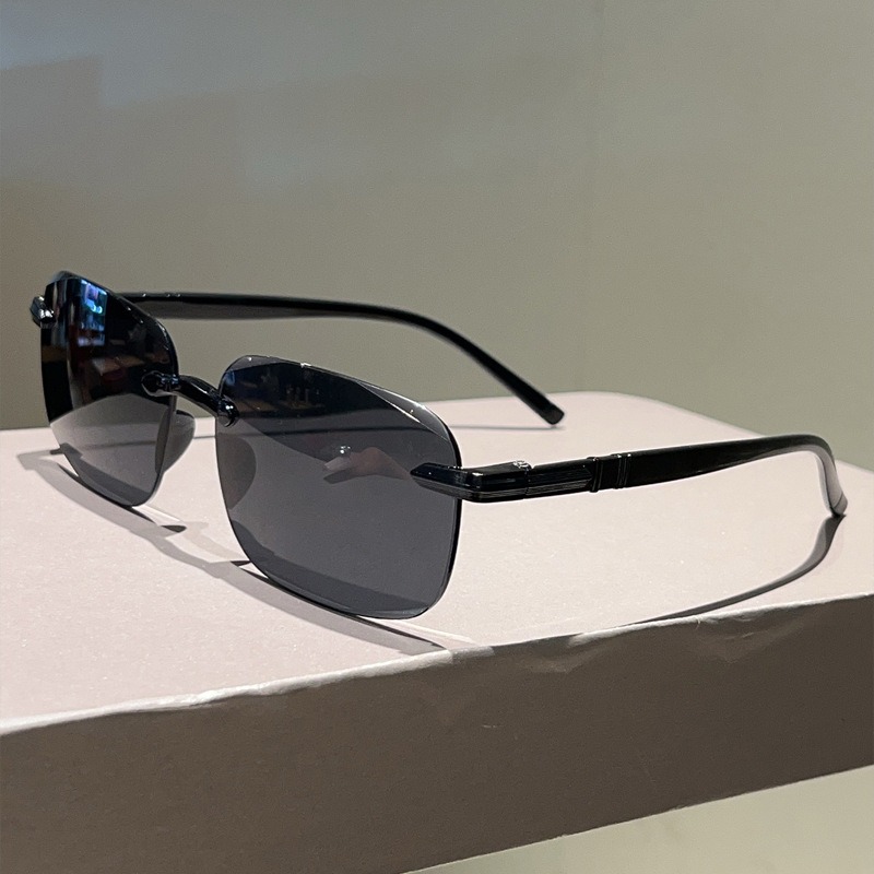 แว่นกันแดดแฟชั่นนักบิน ผู้ชาย  - Luxury Lifestyle Men บทวิจารณ์และราคา