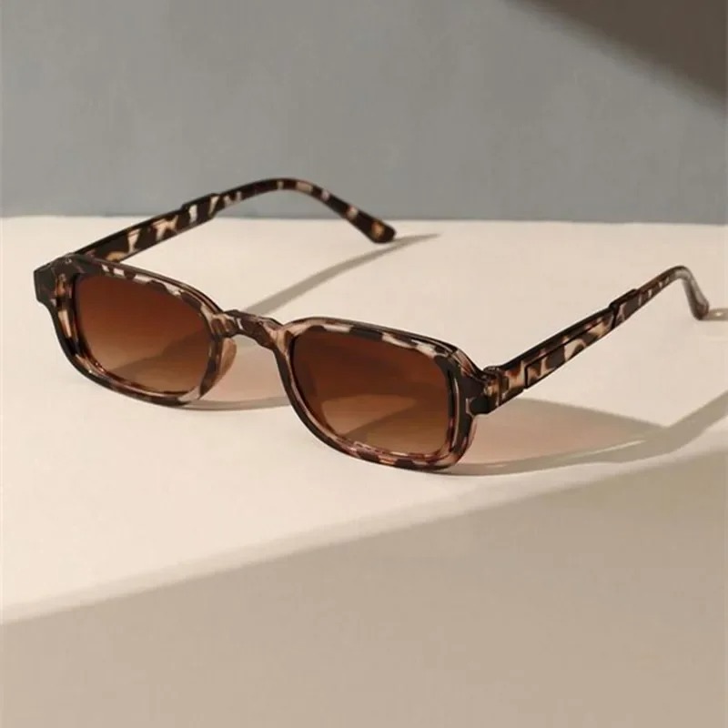 แว่นกันแดดทรงสี่เหลี่ยมหรูหราส - Luxury Lifestyle Men บทวิจารณ์และราคา