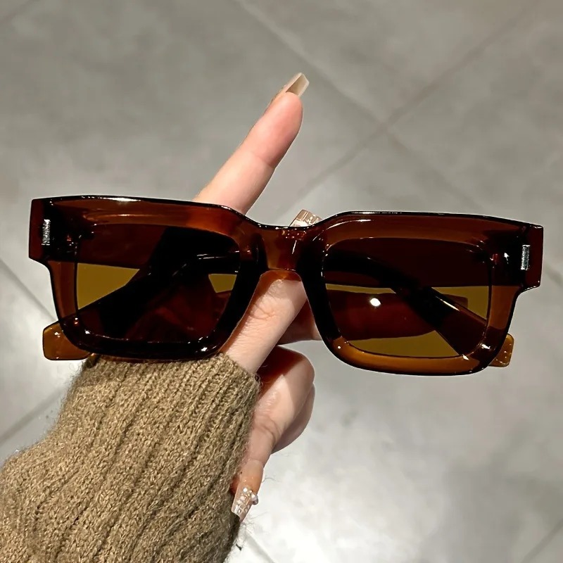 แว่นกันแดดทรงสี่เหลี่ยมหรูหรา  - Luxury Lifestyle Men บทวิจารณ์และราคา