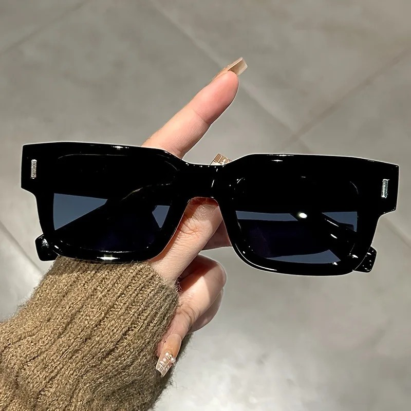 แว่นกันแดดทรงสี่เหลี่ยมหรูหรา  - Luxury Lifestyle Men บทวิจารณ์และราคา